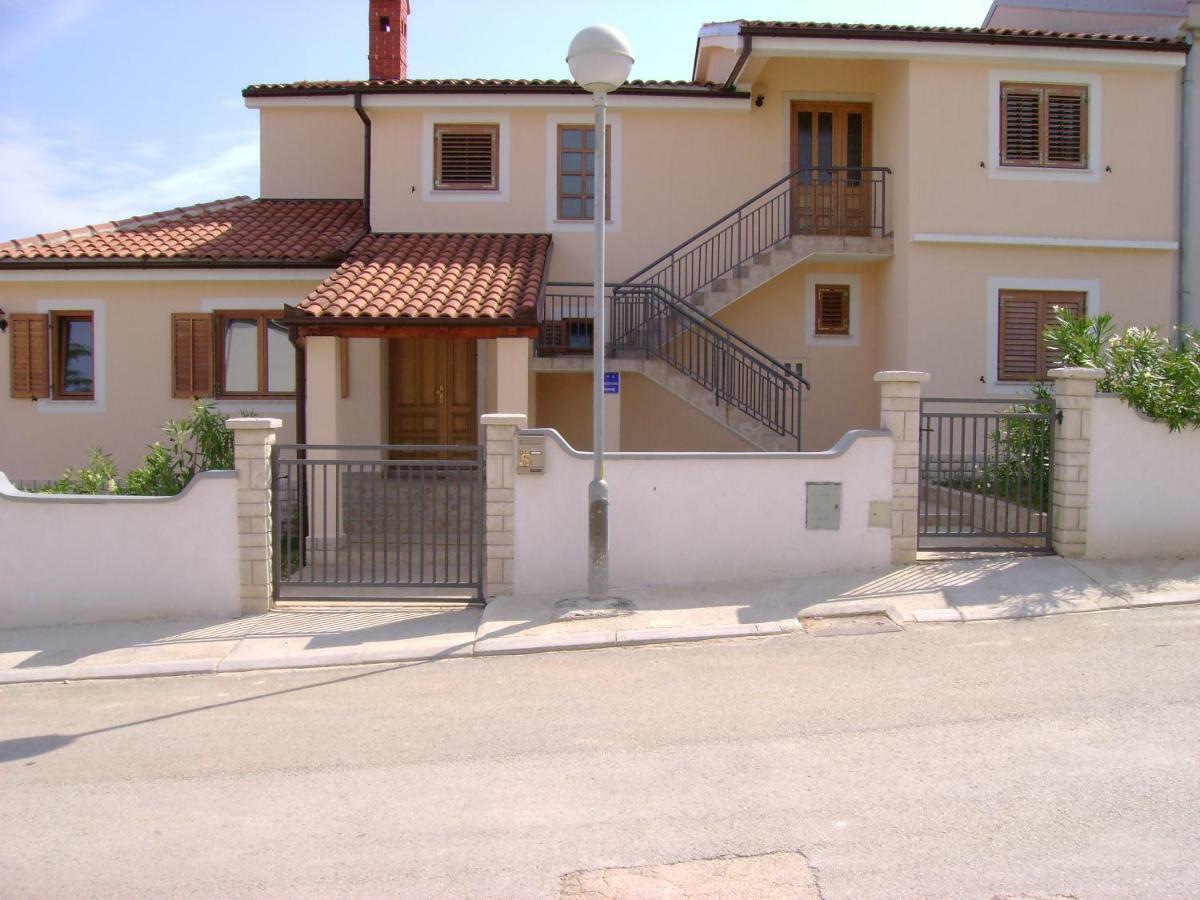 Villa Marianne Vinkuran Luaran gambar